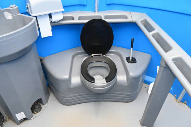 Best Portable restroom trailer rental  in Lake Jackson, TX